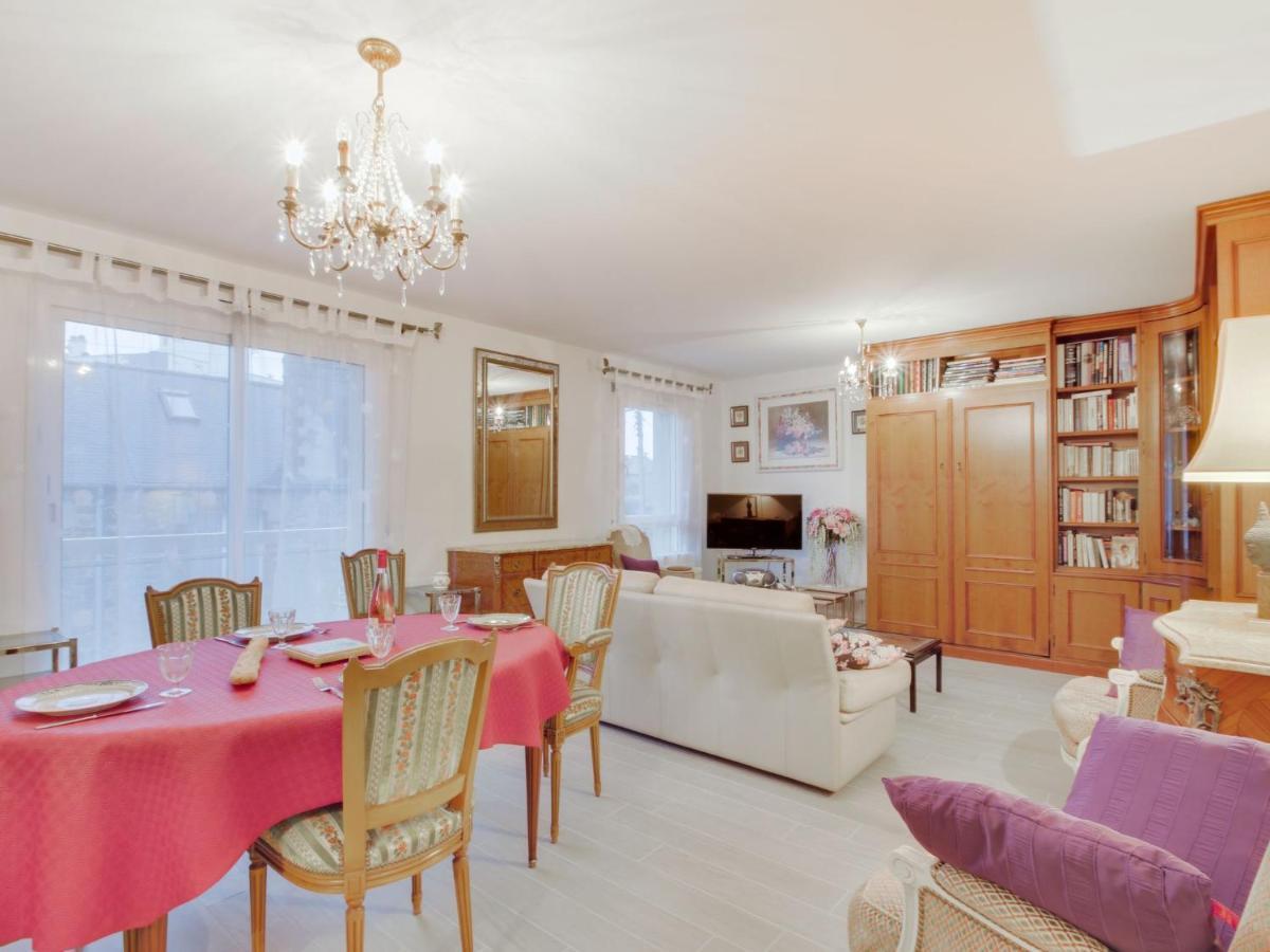 Apartment Le Hoche By Interhome Динард Екстериор снимка